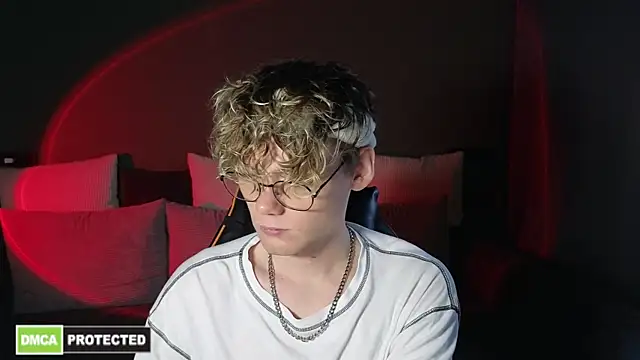 Keytaro online show from April 10, 2026, 5:34 am