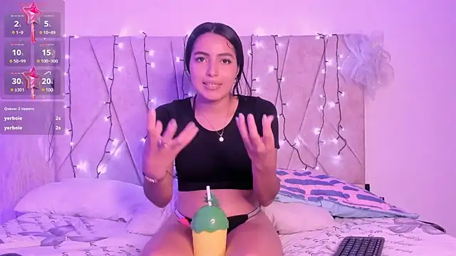 Snapshot of Kaela18 chatting on December 7, 2024, 4:36 pm Kaela18 online show from December 7, 2024, 4:36 pm