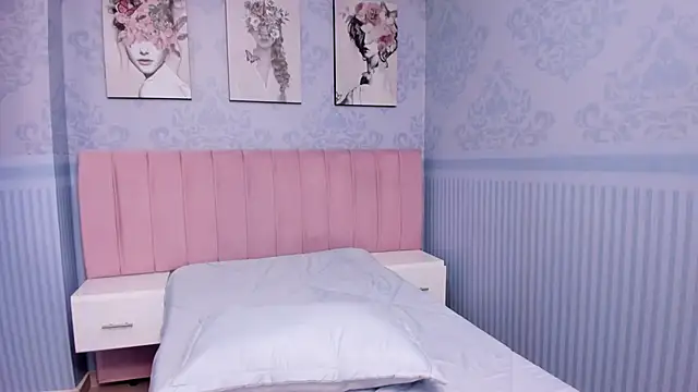 Snapshot of Isa_little4u chatting on January 8, 2025, 9:34 pm Isa little4u online show from January 8, 2025, 9:34 pm