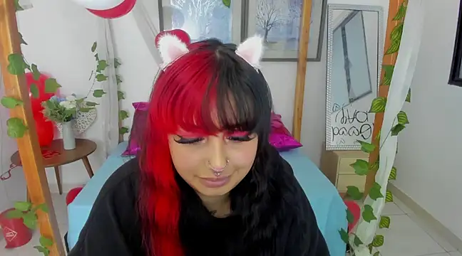 lussyevans24 online show from February 17, 2025, 7:37 am