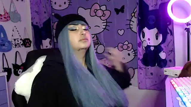 lussyevans24 online show from September 28, 2025, 4:51 am