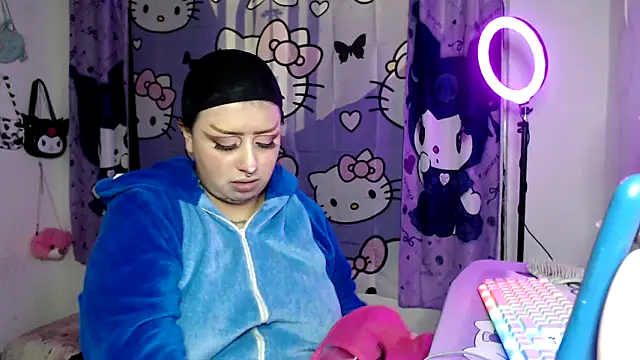 lussyevans24 online show from November 13, 2025, 5:06 am