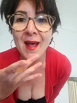 Snapshot of Viola8p chatting on May 6, 2026, 1:27 pm Viola8p online show from May 6, 2026, 1:27 pm