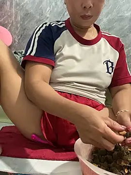 Linaannn online show from October 13, 2025, 12:05 pm