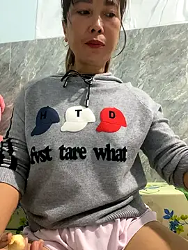 Linaannn online show from November 20, 2025, 11:59 pm