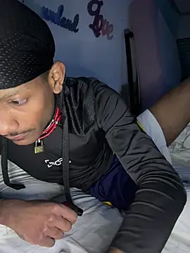 Snapshot of esteraulxxx chatting on December 9, 2024, 3:54 pm esteraulxxx online show from December 9, 2024, 3:54 pm