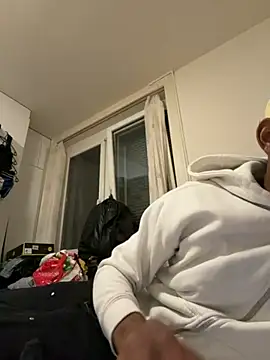 Snapshot of esteraulxxx chatting on October 1, 2025, 11:00 pm esteraulxxx online show from October 1, 2025, 11:00 pm