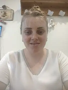 CoddessCrystal online show from June 25, 2026, 8:41 am