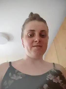CoddessCrystal online show from June 29, 2026, 8:09 am