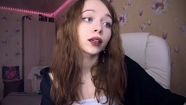 Snapshot of _SofiaBrown chatting on February 21, 2025, 3:32 pm  SofiaBrown online show from February 21, 2025, 3:32 pm