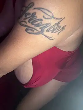 RoxiRedXXX online show from May 16, 2026, 6:21 am