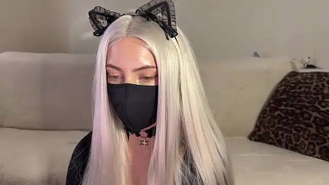 michiko  online show from March 26, 2026, 12:11 pm