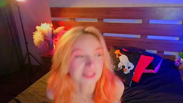 AgataBella online show from April 13, 2026, 11:43 pm