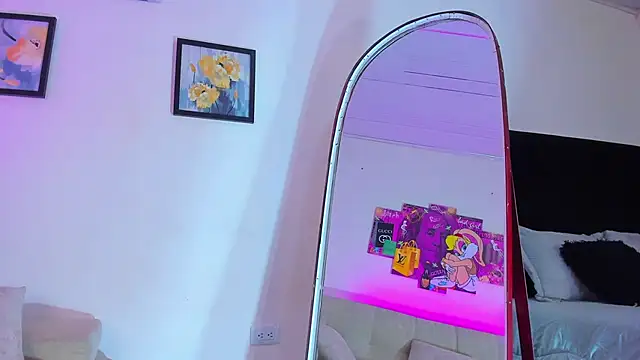 anahidolls online show from January 17, 2026, 12:43 pm