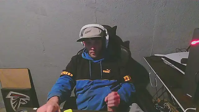 Snapshot of Superoz77 chatting on December 24, 2024, 2:32 am Superoz77 online show from December 24, 2024, 2:32 am