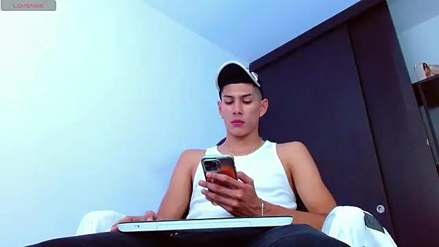 Valerio 20 online show from March 17, 2025, 7:48 pm