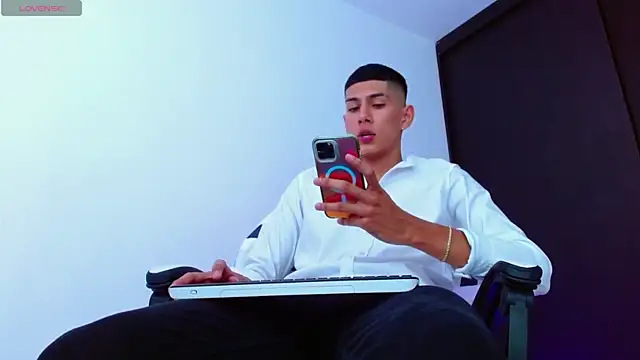 Valerio 20 online show from March 21, 2025, 7:02 pm