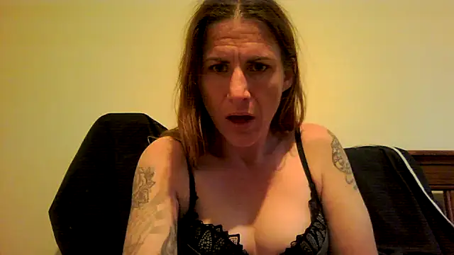 Steff8u online show from December 3, 2025, 8:40 pm