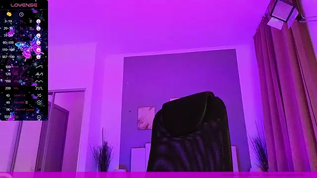 EVAshinyGIRL online show from January 23, 2025, 3:43 pm