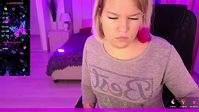 EVAshinyGIRL online show from January 24, 2025, 7:51 am