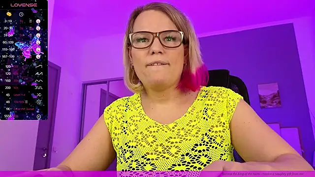 EVAshinyGIRL online show from January 28, 2025, 1:38 pm