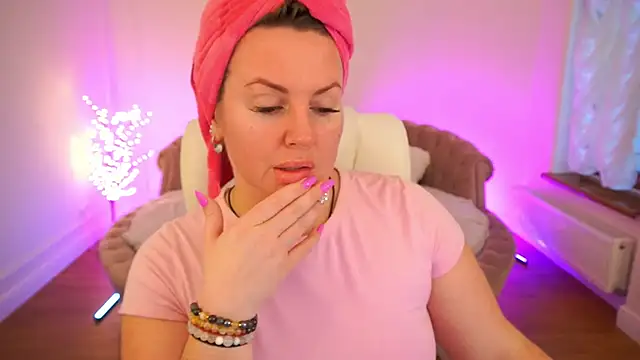 KiraCandyS online show from February 15, 2026, 2:25 pm