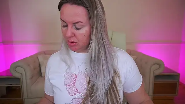 KiraCandyS online show from March 31, 2026, 8:31 pm