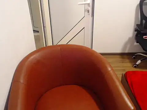 Emmatoo online show from March 14, 2026, 10:26 pm