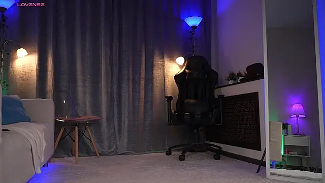 Amely Young online show from March 13, 2026, 2:07 am