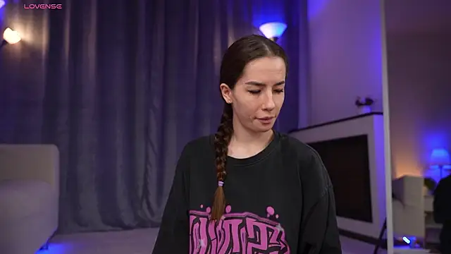 Amely Young online show from March 31, 2026, 3:52 am