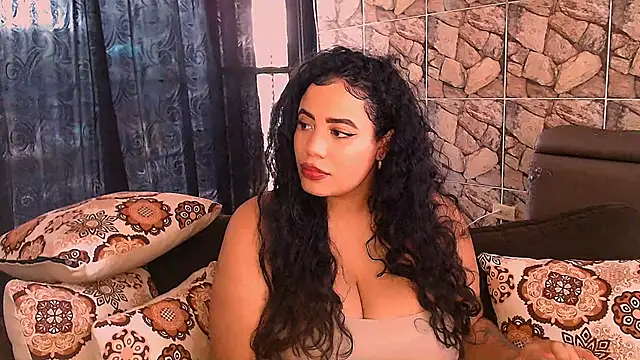 Emmacamille online show from February 27, 2025, 4:43 pm