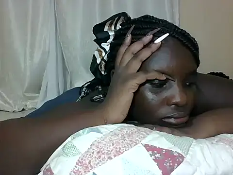 hotebbbyy online show from December 21, 2025, 7:54 pm