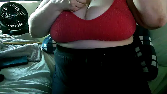 WHITEDAROSE online show from October 2, 2025, 9:33 pm