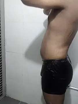 Snapshot of hottboy_39 chatting on October 23, 2025, 12:48 pm hottboy 39 online show from October 23, 2025, 12:48 pm