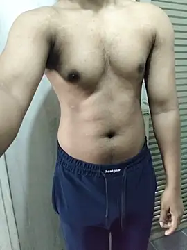 hottboy 39 online show from February 19, 2026, 7:37 am