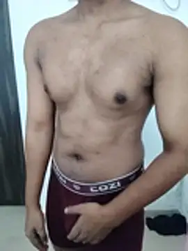 hottboy 39 online show from July 10, 2026, 5:01 am