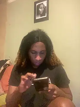 Snapshot of Moorella1 chatting on April 6, 2026, 6:03 am Moorella1 online show from April 6, 2026, 6:03 am