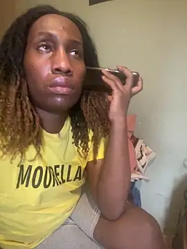 Snapshot of Moorella1 chatting on April 12, 2026, 10:31 am Moorella1 online show from April 12, 2026, 10:31 am