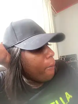 Snapshot of Moorella1 chatting on April 15, 2026, 12:45 pm Moorella1 online show from April 15, 2026, 12:45 pm