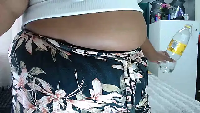 Snapshot of GaggingQueenxx chatting on September 29, 2025, 10:42 am GaggingQueenxx online show from September 29, 2025, 10:42 am