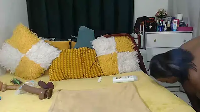 GaggingQueenxx online show from May 17, 2026, 1:40 pm