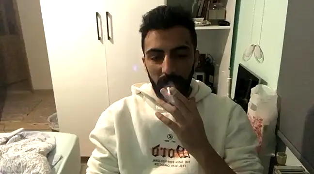 Snapshot of MasterKARATASSAKK chatting on January 1, 2025, 6:06 pm MasterKARATASSAKK online show from January 1, 2025, 6:06 pm