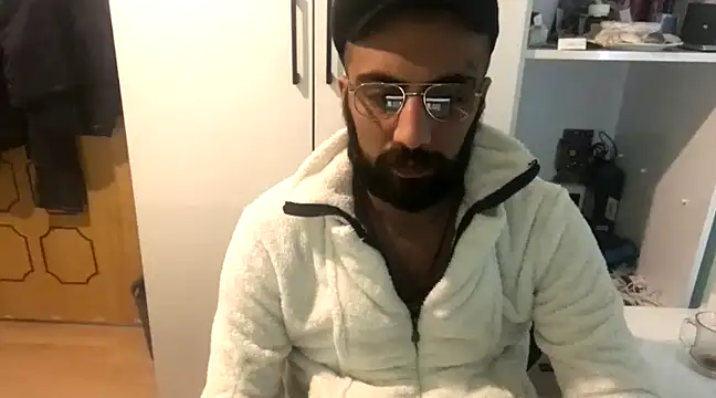 Snapshot of MasterKARATASSAKK chatting on March 1, 2025, 11:17 am MasterKARATASSAKK online show from March 1, 2025, 11:17 am