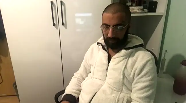 Snapshot of MasterKARATASSAKK chatting on March 1, 2025, 11:15 pm MasterKARATASSAKK online show from March 1, 2025, 11:15 pm