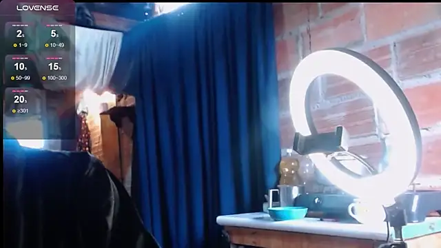 Snapshot of Alanagracia chatting on November 6, 2025, 1:23 pm Alanagracia online show from November 6, 2025, 1:23 pm