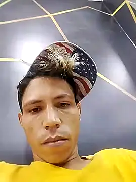 Yosbel123xh online show from April 15, 2026, 2:46 pm