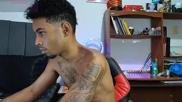 Snapshot of colinbrown chatting on September 26, 2025, 10:19 am colinbrown online show from September 26, 2025, 10:19 am