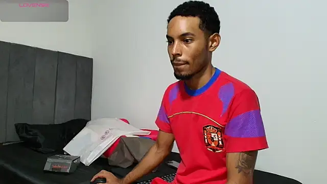 Snapshot of colinbrown chatting on October 29, 2025, 5:25 pm colinbrown online show from October 29, 2025, 5:25 pm