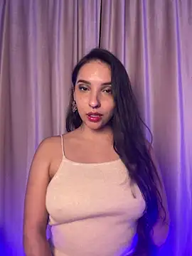 Snapshot of ThaliaRivera_ chatting on October 17, 2025, 11:40 pm ThaliaRivera  online show from October 17, 2025, 11:40 pm