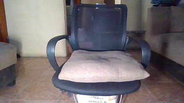 Snapshot of SmallGoodNutts chatting on September 25, 2025, 6:28 am SmallGoodNutts online show from September 25, 2025, 6:28 am